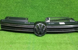 Решетка радиатора VOLKSWAGEN GOLF 6 2009- в сборе б/у GOLF 6(2009-2013)