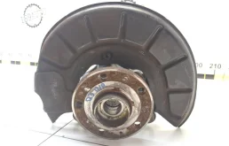 Кулак поворотный передний правый Audi Q3 2013 8U