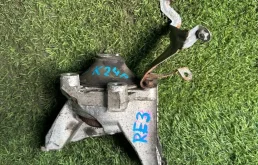 Опора двигателя Honda CR-V 2006 50820SWAA01 RE3 K24A