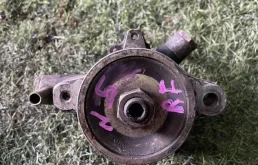 Насос ГУР Mazda C23832600C RF