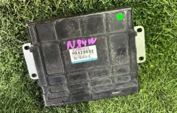 Блок управления ДВС Mitsubishi Chariot Grandis MR420692 N84W 4G64