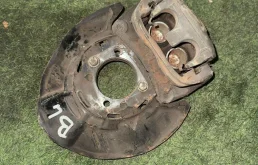 Поворотный кулак Subaru Legacy 2006 28373FG000 BL5 EJ20, левый