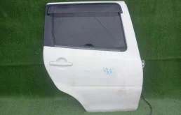 Дверь Daihatsu YRV 6700397401000