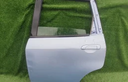 Дверь Honda Fit 67550SAA010ZZ GD1, задняя