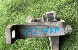 Опора двигателя Mazda Axela 2006 BP4K39060C BK5P ZY-VE, правая