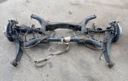 Балка моста Mitsubishi Lancer 2008 4100A033 CY4A, задняя