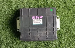 Блок управления двигателем Mitsubishi Chariot MR420692 4G64
