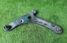 Рычаг Mitsubishi Colt 4013A033, передний левый