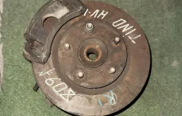 Ступица Nissan Tino 400142Y000 HV10, передняя правая