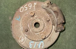 Ступица Nissan Bluebird 4020251E01 U13, передняя правая