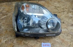 Фара Nissan X-Trail 2007 26010JG00A T31 MR20DE, правая