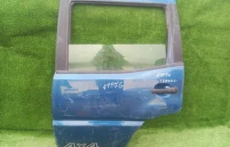 Дверь Nissan Mistral 821011F130 R20