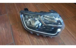 Фара Renault Duster 260103537R, правая