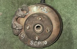 Ступица Toyota Vitz 4350252010 SCP10, передняя левая