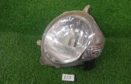 Фара Toyota Sienta 8115052430, левая