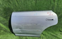 Дверь Toyota Mark II 6700422420 GX90