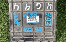 Блок управления двигателем Mitsubishi MR988018 4G94