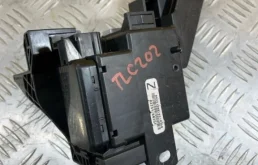 Блок предохранителей салона для Toyota Land Cruiser 200 2007-2015