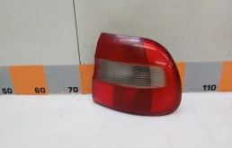 Фонарь задний правый Volvo V40 2003