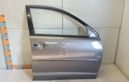 Дверь передняя правая Pontiac Vibe 2004 1