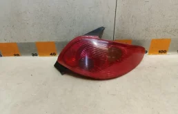 Фонарь задний правый Peugeot 206 2003 2A/C