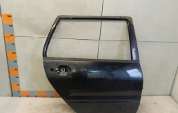Дверь задняя правая Mitsubishi Lancer Cedia 2001 CS5W