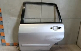 Дверь задняя левая Suzuki Liana 2004