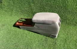 Подлокотник центральный Toyota Camry 2004 5891133120E0 ACV30 2AZ-FE