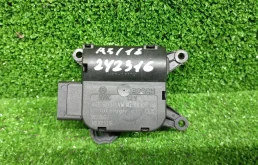 Моторчик заслонки отопителя AUDI A3, SKODA OCTAVIA 1Z, VOLKSWAGEN GOLF 5/5+/6, JETTA 5, PASSAT B6/B7/CC, CADDY, TOURAN 2004- V159 б/у A3(2004-2013);OCTAVIA 1Z(2004-2012);GOLF 5(2004-2009);JETTA 5(2005-2009);TOURAN(2003-2010)