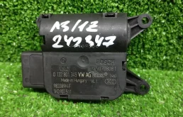 Моторчик заслонки отопителя AUDI A3, SKODA OCTAVIA 1Z, VOLKSWAGEN GOLF 5/5+/6, JETTA 5, PASSAT B6/B7/CC, CADDY, TOURAN 2004- V425/V426 б/у A3(2004-2013);OCTAVIA 1Z(2004-2012);GOLF 5(2004-2009);JETTA 5(2005-2009);TOURAN(2003-2010)