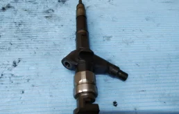 Форсунка топливная Nissan Pathfinder 16600EC00A R51 YD25