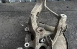 Поворотный кулак Audi 8K0505431AF, задний левый