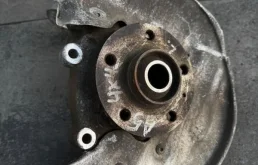 Поворотный кулак Audi 8K0505431AR, задний левый