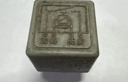 Реле с замыкающим контактом Volkswagen 431951253A