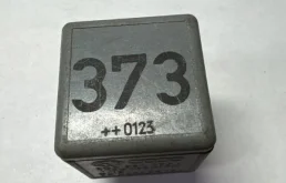 Реле Volkswagen 8D0951253A
