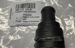 Фланец системы охлаждения Volkswagen 3B0122291B