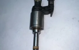 Форсунка топливная Volkswagen 04E906036Q