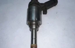 Форсунка топливная Volkswagen 06H906036F
