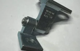 Петля двери Volkswagen 3C0831401D, передняя левая