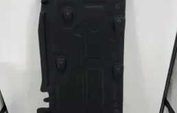 Защита днища кузова Audi 4H0825206E, правая