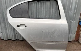 Дверь боковая Skoda Octavia 1Z5833056 A5 1Z, задняя правая