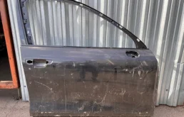 Дверь боковая Volkswagen Touareg 2011-2018 7P0831056A 7P, передняя правая