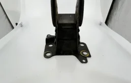 Кронштейн усилителя бампера Audi A3 2004-2008 8P0807133 8P, передний левый