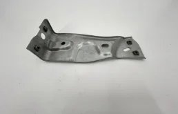 Кронштейн крыла Volkswagen Passat 6 3C0821142 3C, передний правый