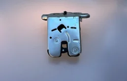 Замок крышки багажника VAG 8R0827505A