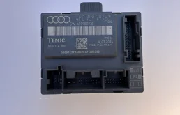 Блок управления дверьми Audi A6 4F0959793B 4F