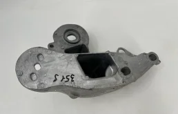 Кронштейн двигателя Audi A6 4F0199351S 4F, левый