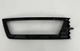 Решетка в бампер Skoda Rapid 60U8076829B9 5J, передняя правая