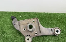 Кронштейн стеклоочистителя Ford Kuga 2013 2081243 2, передний правый