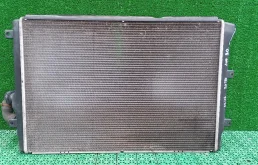 Радиатор охлаждения двигателя AUDI A3, SKODA 1Z, VOLKSWAGEN GOLF 5, PASSAT B6 2,0 TDI 2005- (диффуз 30 гориз) б/у A3(2004-2013);OCTAVIA 1Z(2004-2012);GOLF 5(2004-2009);PASSAT B6(2005-2010)